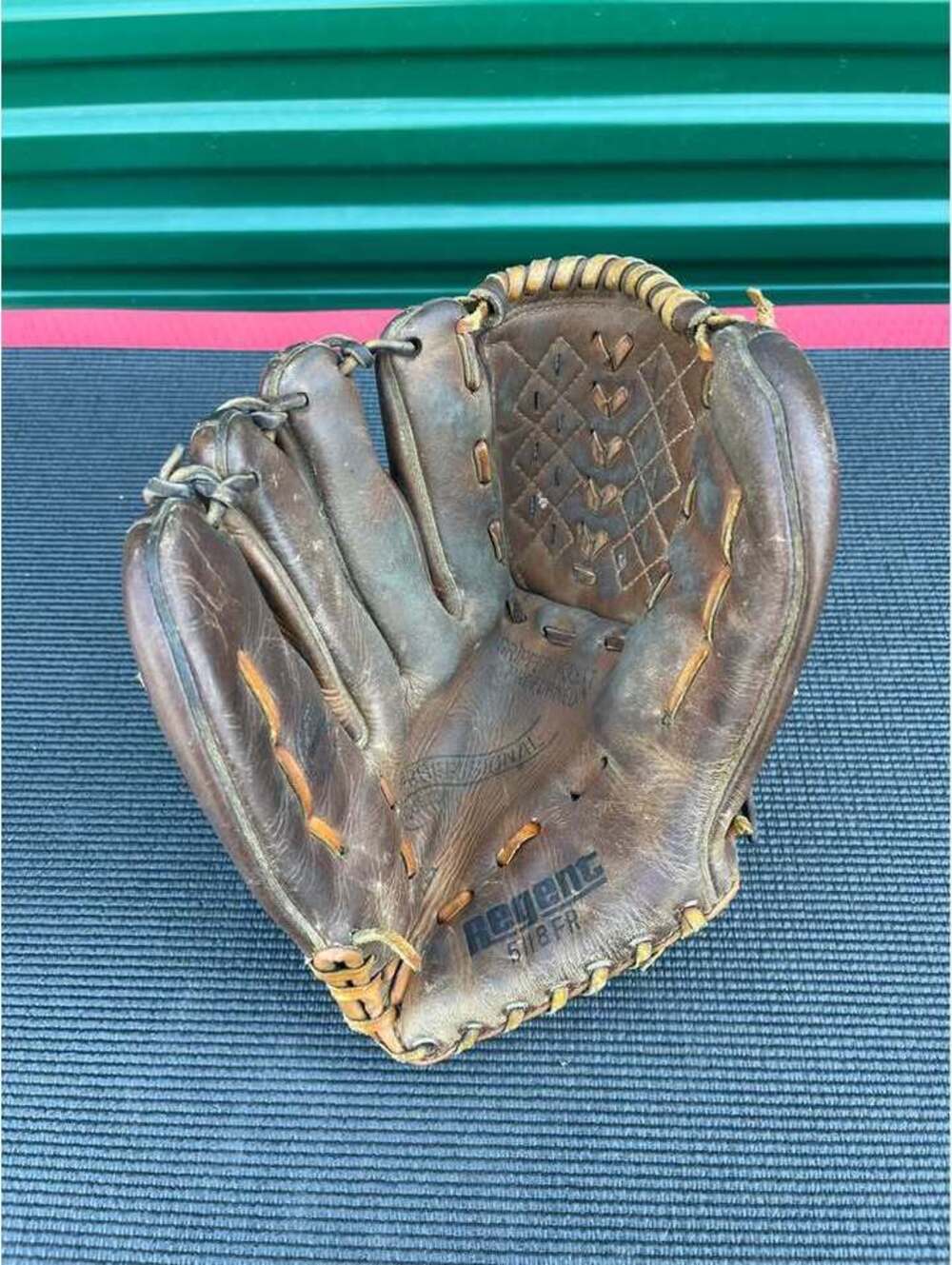 Vintage Regent 5118FR Top Grain Leather Baseball Glove LHT